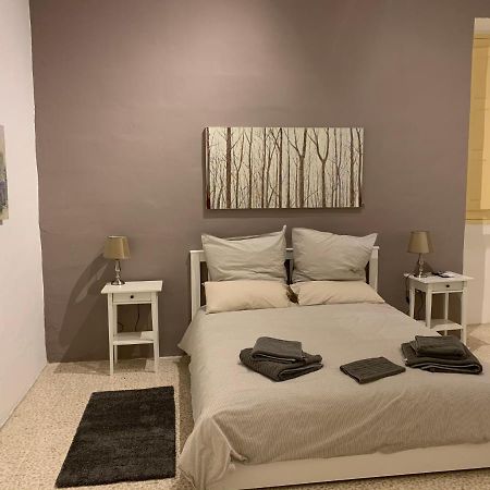 4 Bedroom Apartment In Sliema Near The Sea Екстер'єр фото