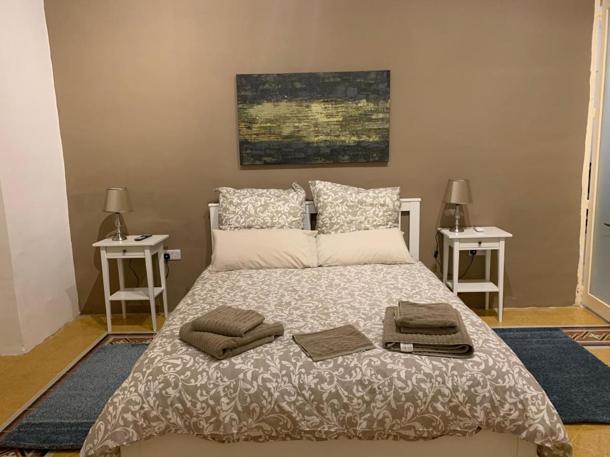 4 Bedroom Apartment In Sliema Near The Sea Екстер'єр фото